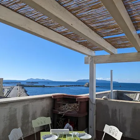 Casamare - By The Sea, Old Town Apartment